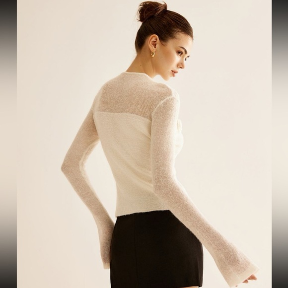 Commense flower knit top- Size S - Picture 3 of 4